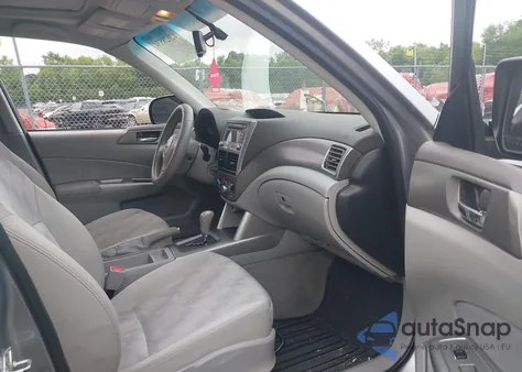 2010 Subaru Forester 2.5X Premium z USA, uszkodzony, nr VIN JF2SH6CC4AH791986